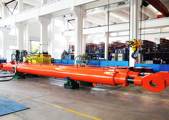 11m Dam Deep Hole Large Bore Hydraulic Cylinders  Radial Gate 1000KN