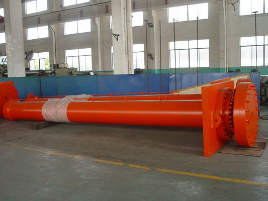 Construction Large Bore Hydraulic Cylinders With The Displacement Sensor